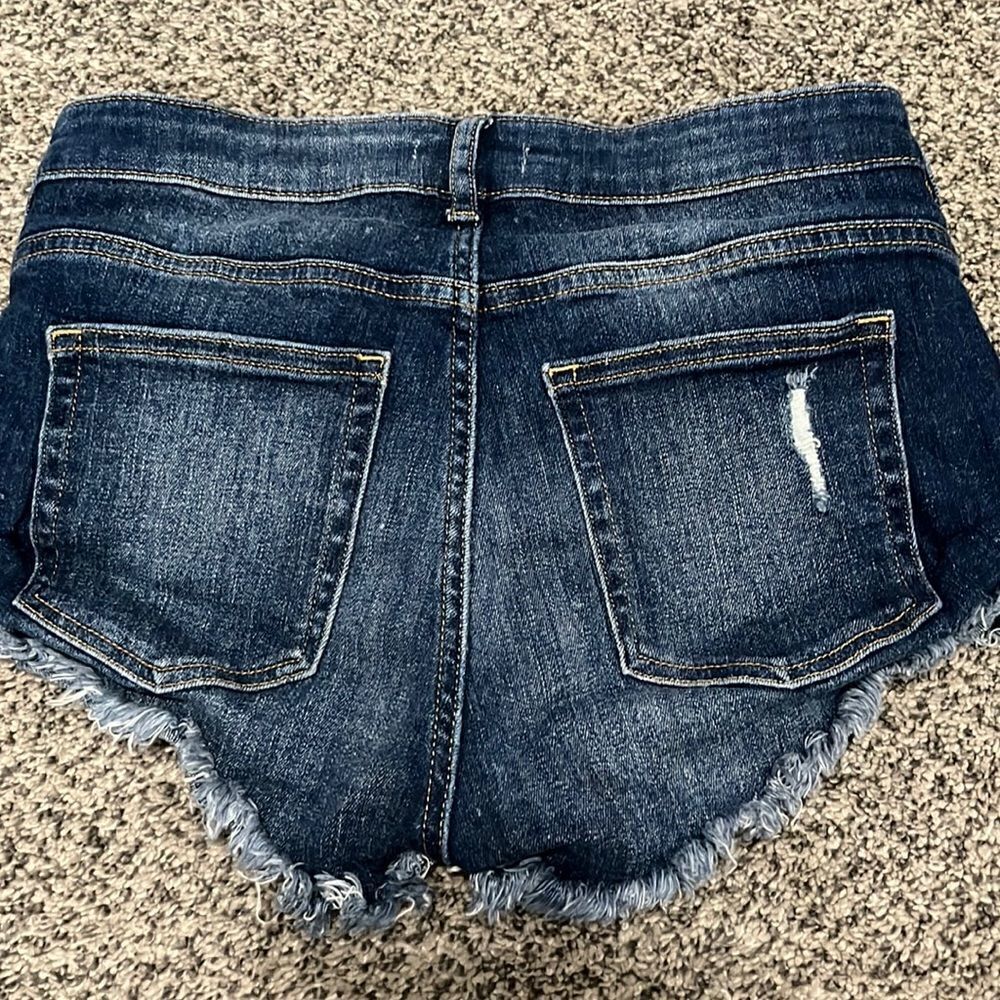 H&M - Jean Shorts - 4 - Picture 2 of 4